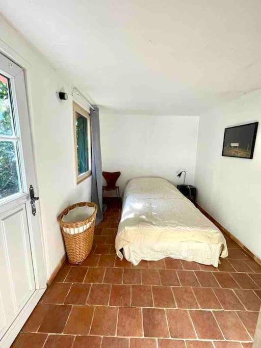 Charmante Maison Dans Jardin, Calme, 55M2- 2Ch, Metro, Tres Proche Paris Витри-сюр-Сен Экстерьер фото